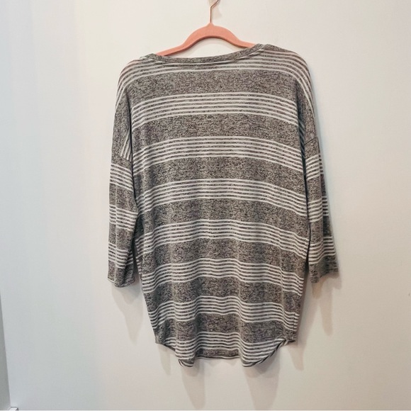 Market & Spruce Sweater gray white stripe vneck sz small - Picture 5 of 6